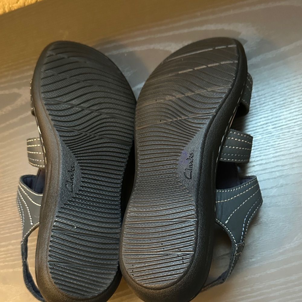 Clarks Gray Comfort Sandals, NWOT - Picture 2 of 4